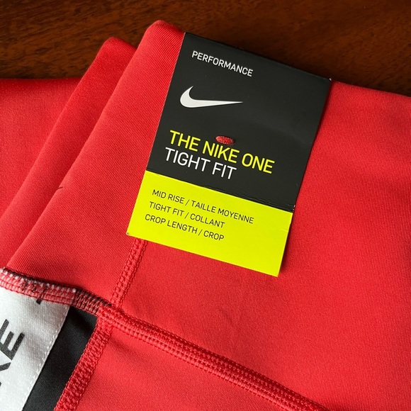 Nike Infra Red Tight Fit Performance Leggings - Picture 4 of 4
